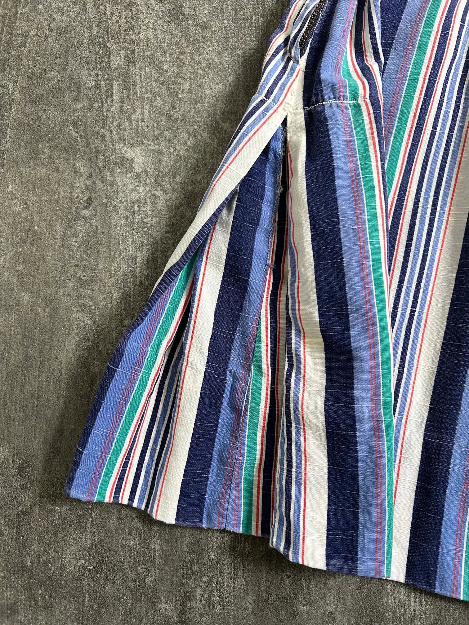 1940s striped shorts . vintage 40s shorts . 24-25 waist