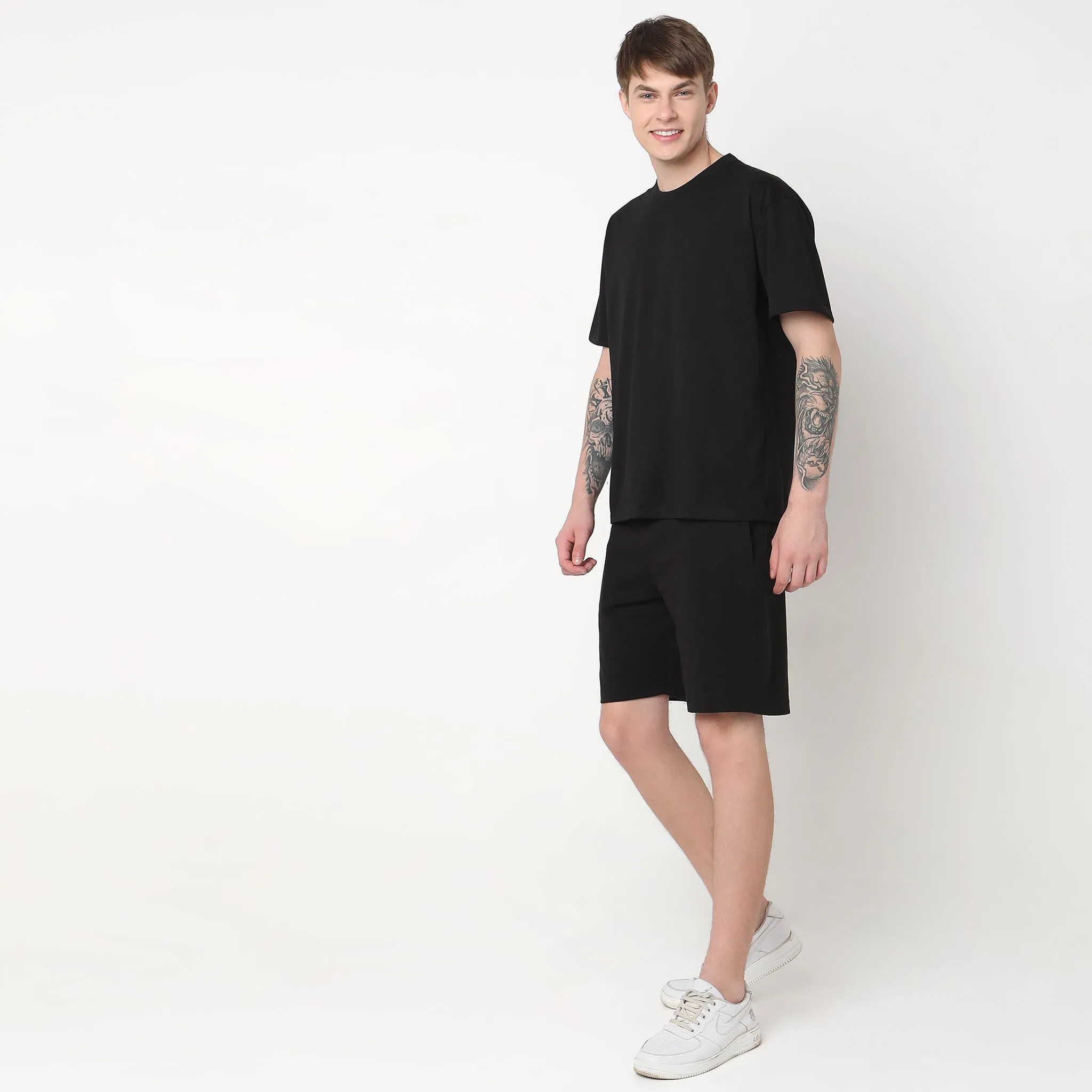 Heavy DutyTeesᵉˣ Oversized Body in an exclusive 210 GSM Patented Fabric