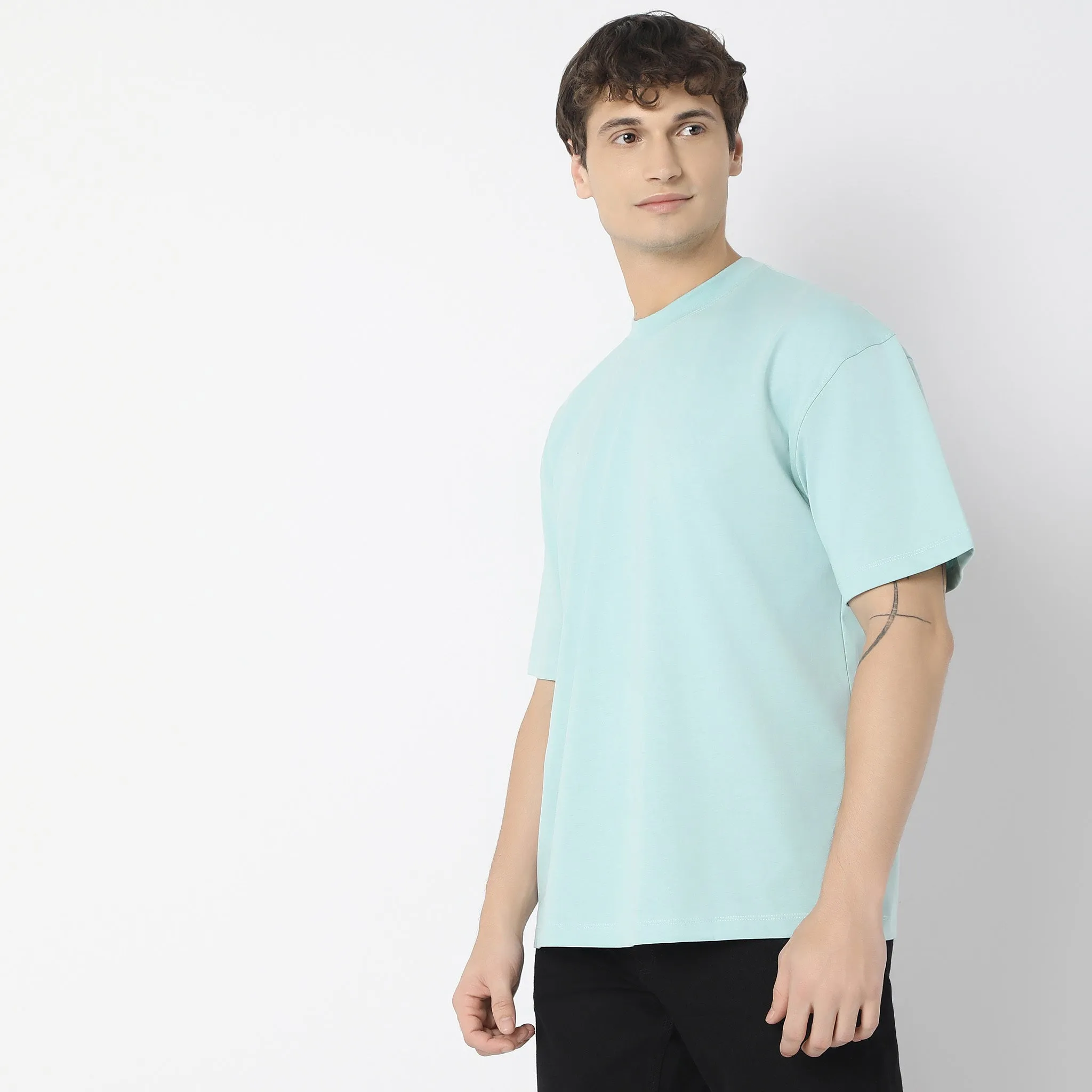 Heavy DutyTeesᵉˣ Oversized Body in an exclusive 210 GSM Patented Fabric