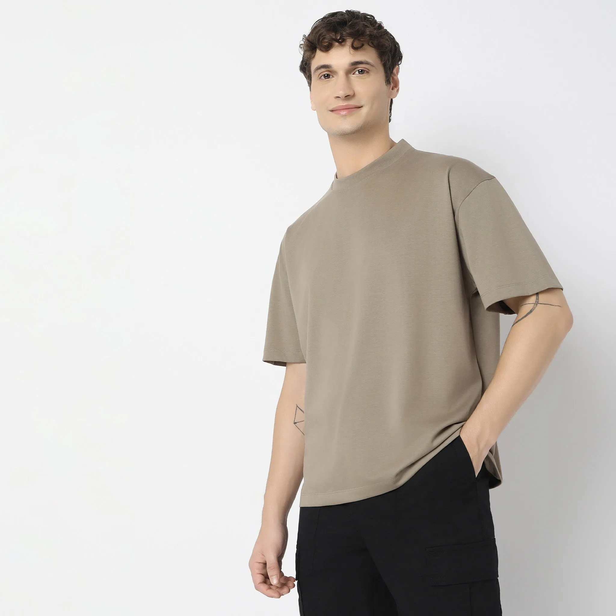 Heavy DutyTeesᵉˣ Oversized Body in an exclusive 210 GSM Patented Fabric