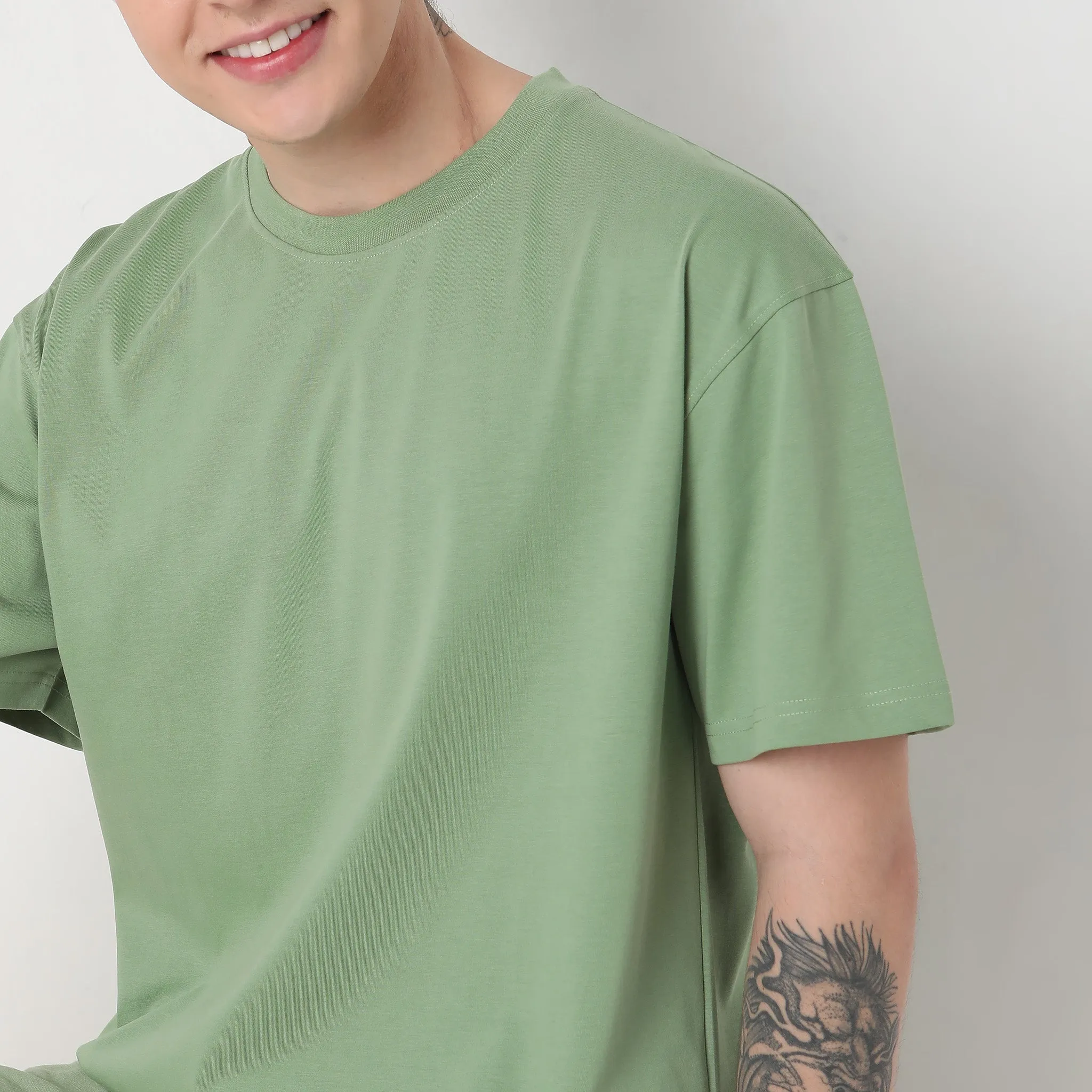 Heavy DutyTeesᵉˣ Oversized Body in an exclusive 210 GSM Patented Fabric