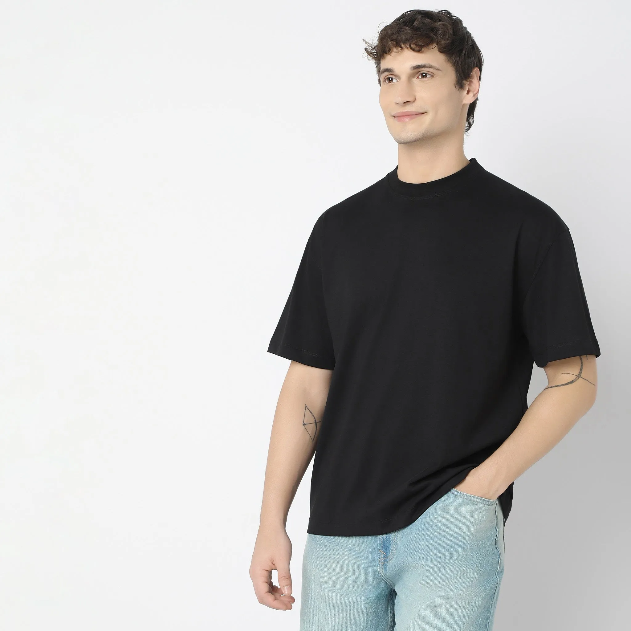 Heavy DutyTeesᵉˣ Oversized Body in an exclusive 210 GSM Patented Fabric