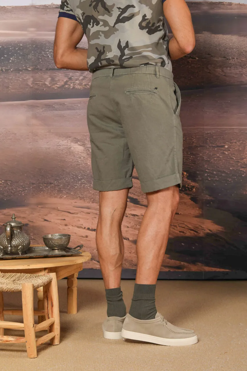 Khinos M74 men's chino bermuda shorts in a cotton and hemp blend with herringbone pattern relaxed fit