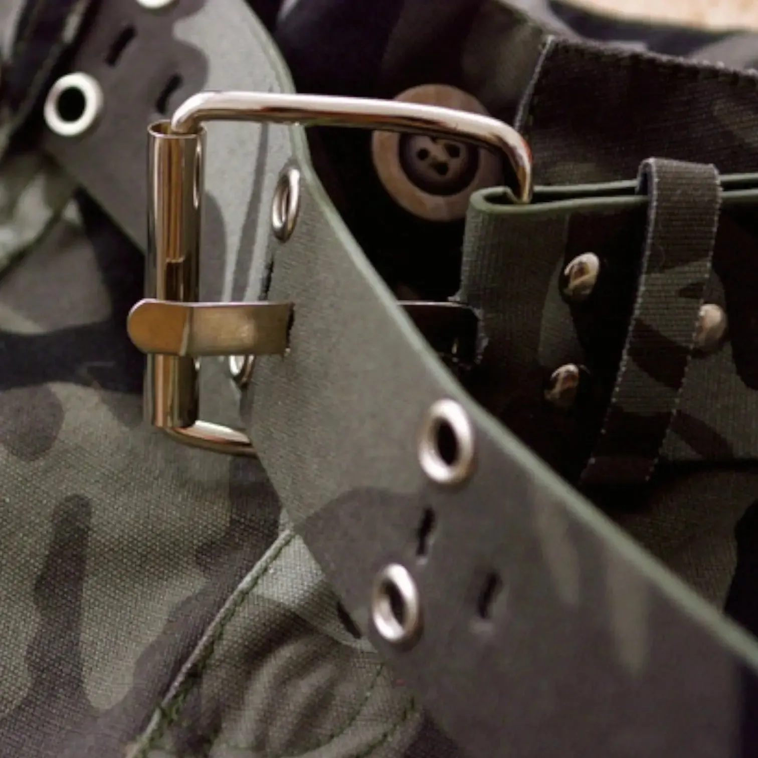 Short camouflage femme militaire