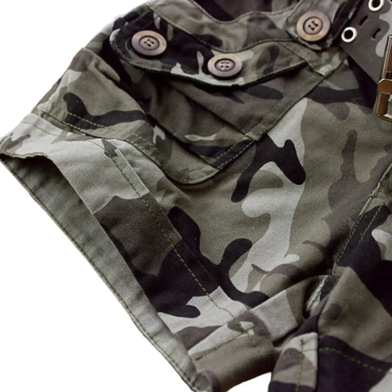 Short camouflage femme militaire