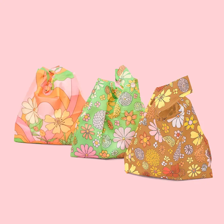 Talking Out of Turn Small Twist & Shout Flower Power