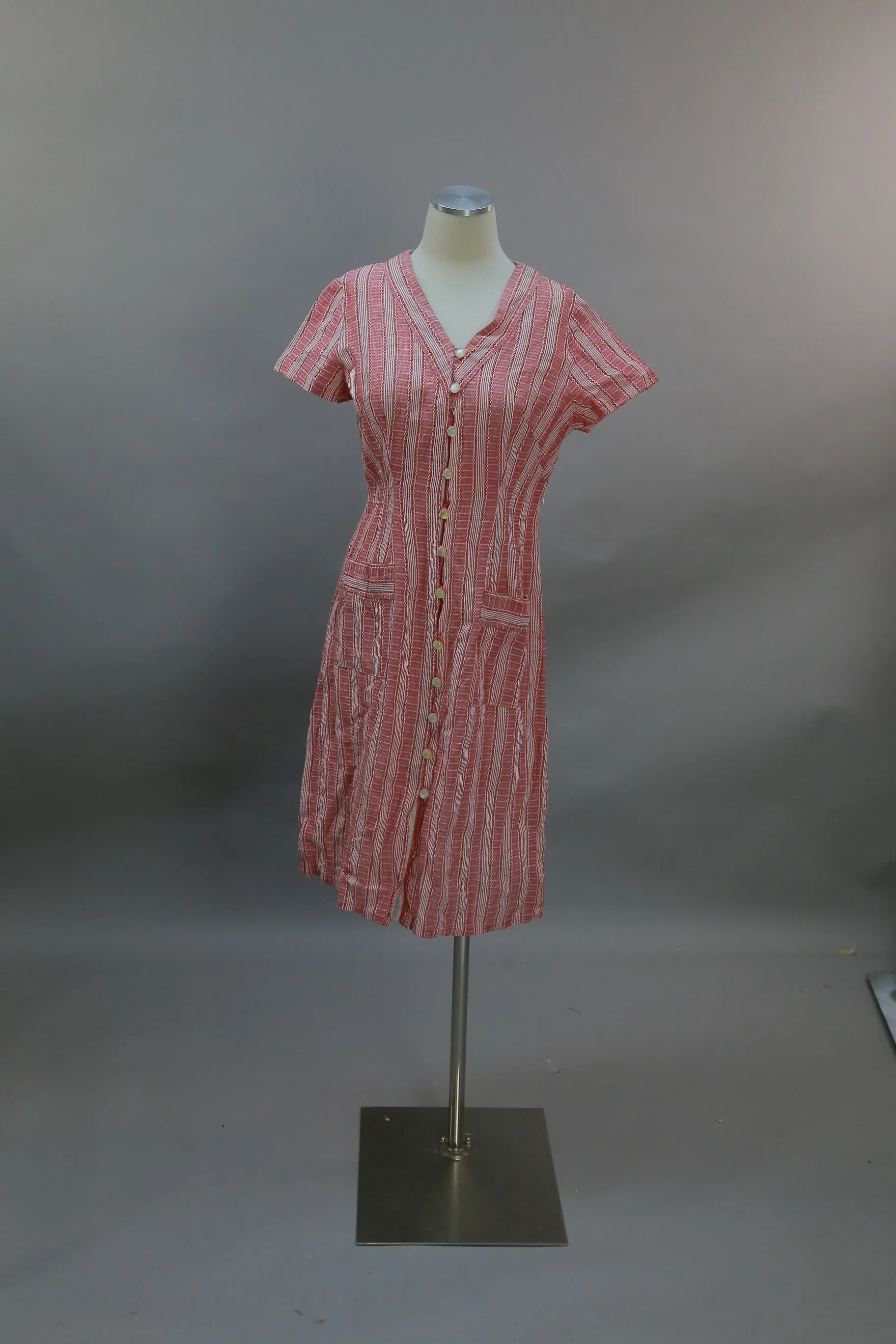 Vintage 30s cotton striped house dress frock red white button up day dress