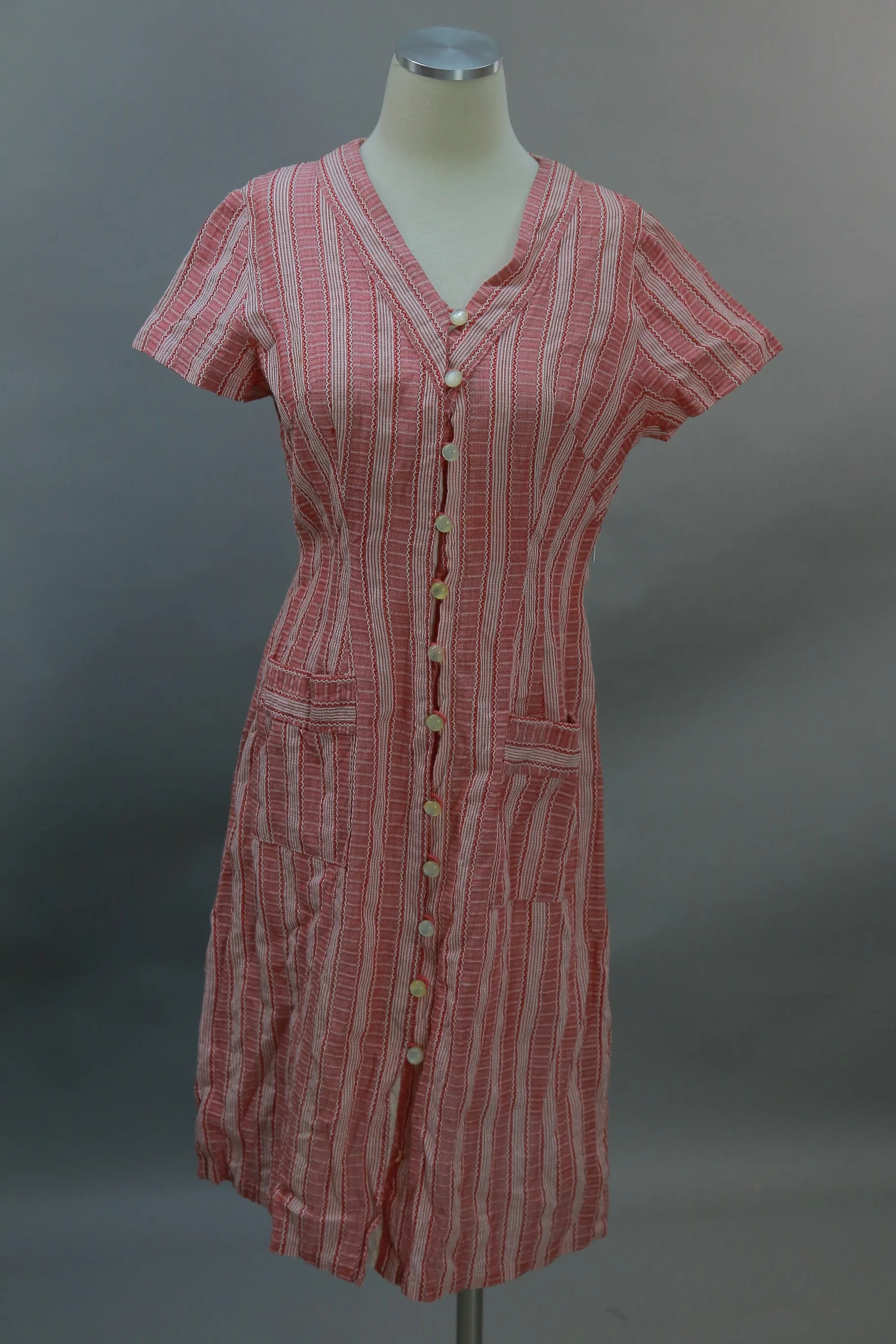 Vintage 30s cotton striped house dress frock red white button up day dress