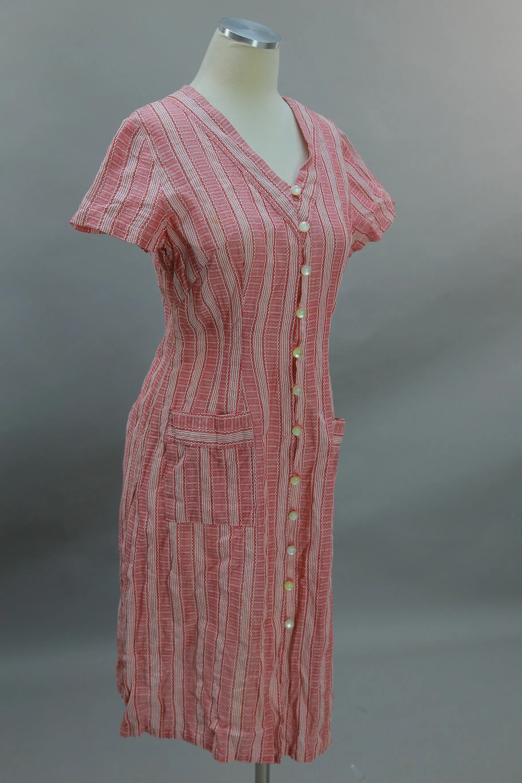 Vintage 30s cotton striped house dress frock red white button up day dress